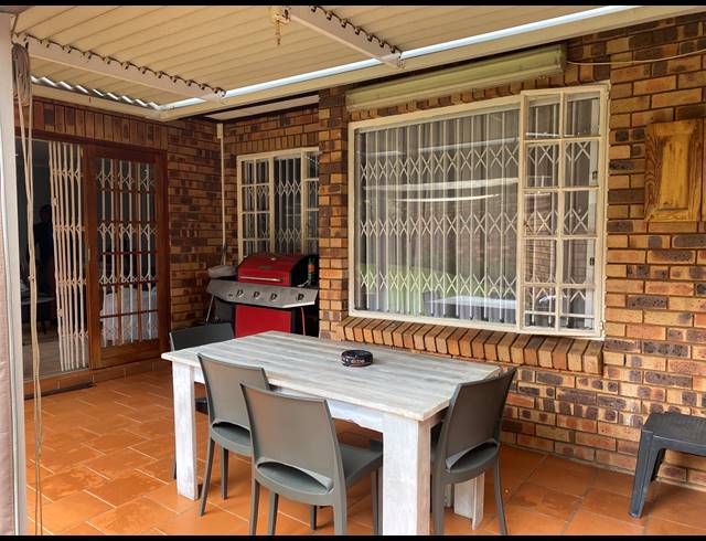 3 BEDROOM TOWNHOUSE FOR SALE IN RIDGEWAY